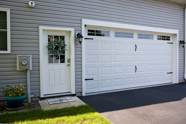 24/7 Emergency Garage Door Panel Replacement experts in Morris County County, KS